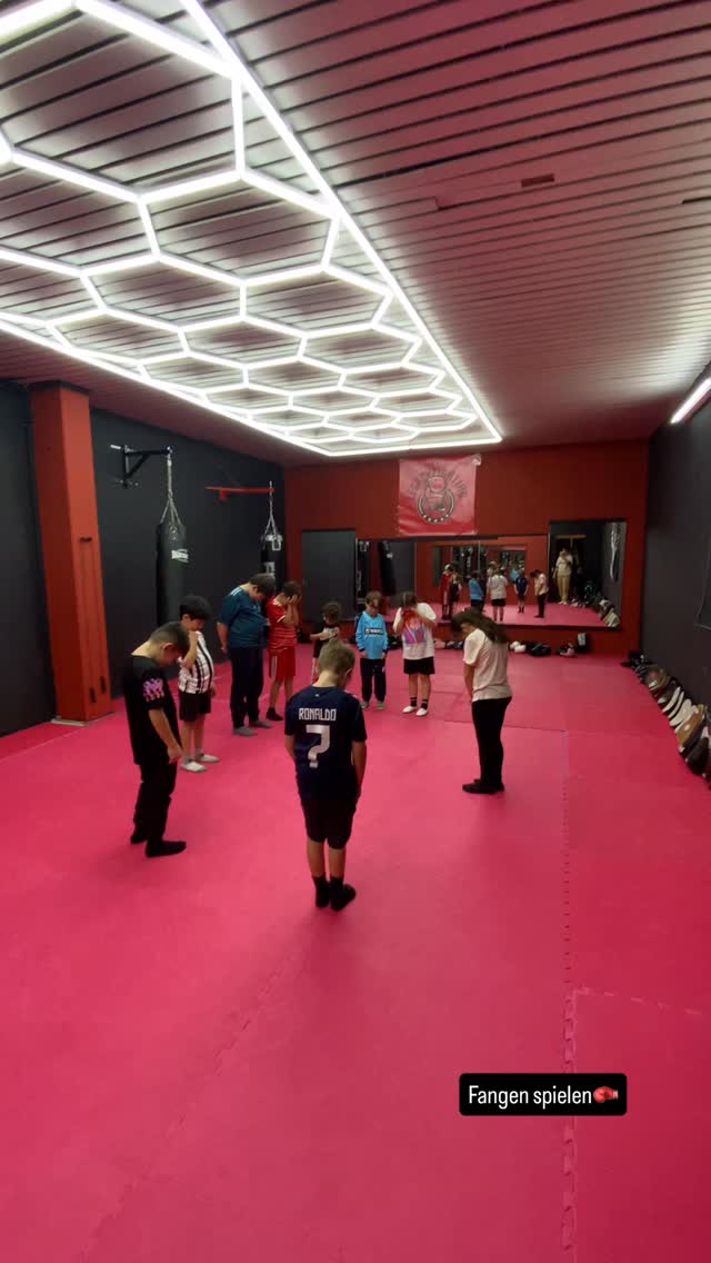 Kindertraining bei Legacy Fighting in der Trainingshalle